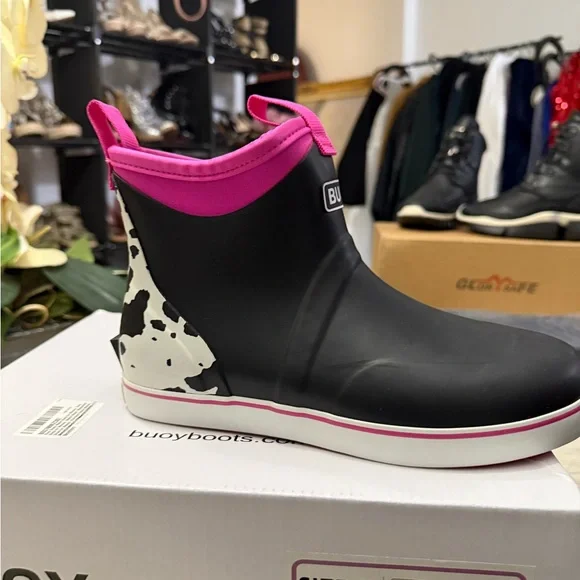 Stylish Black and Pink Women's Rain Boots - Picture 8 of 11